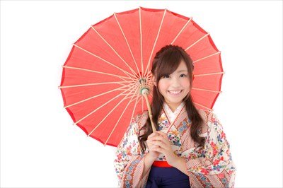 成 人 式 で 彼 女 と か で き る も ん な の ?