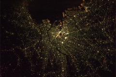 宇宙から見た東京の夜景