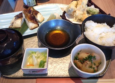 虎ノ門ヒルズ音音ランチ