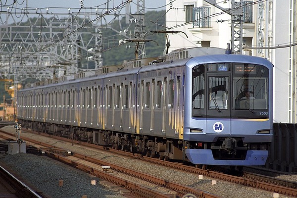 Yokohama-Minatomirai-Y500