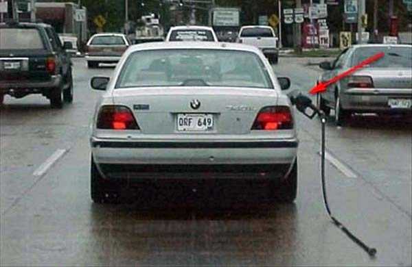 gas-station-fails-25