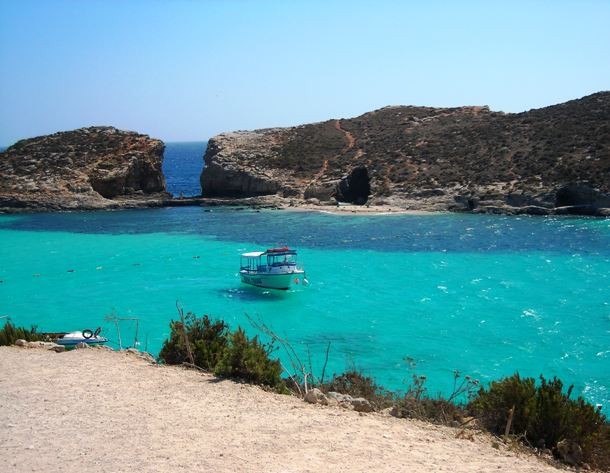 Blue_Lagoon_and_Cominotto-610x473