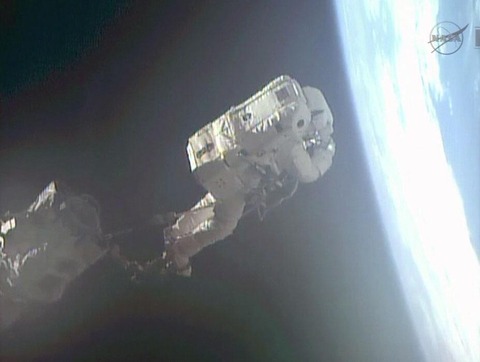 parmitano-canadarm
