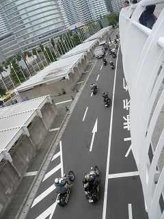 バイクの集団2