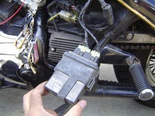 サイドカバー内謎の