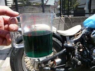 緑色のラジエーター液