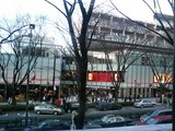表参道ヒルズ入口