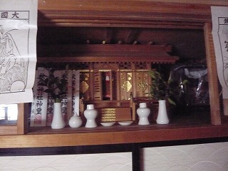実家の神棚