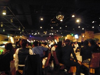 会場