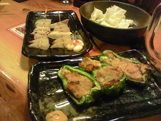 なんこつとピーマンの肉詰めとキャベツ盛り
