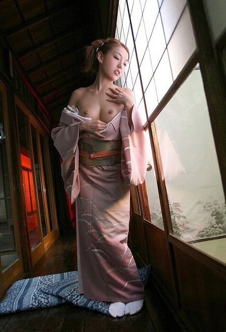 美しき人妻の和服浴衣エロ画像024