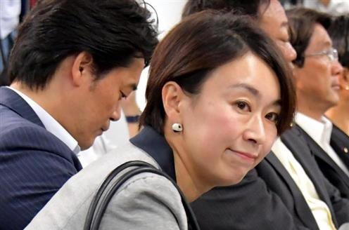 山尾志桜里氏、他人に厳しく、自らの不倫疑惑には口つぐんだまま越年