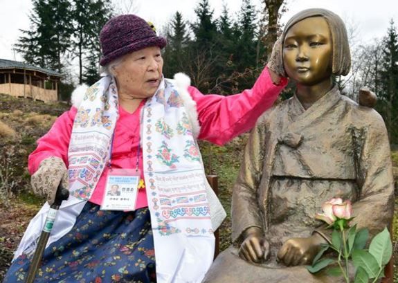 ドイツに建てられた慰安婦少女像が撤去危機