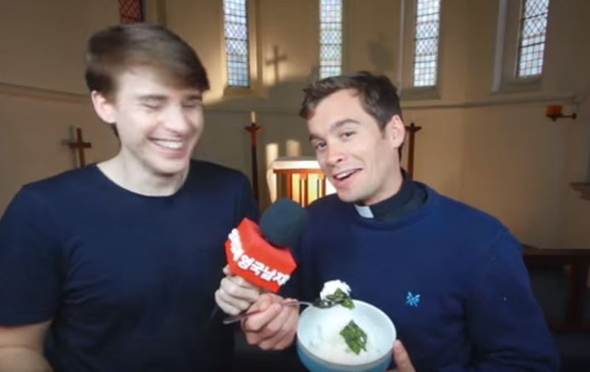 海苔ご飯を食べるイギリス人