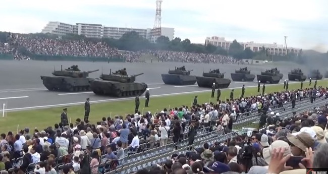 自衛隊のパレード