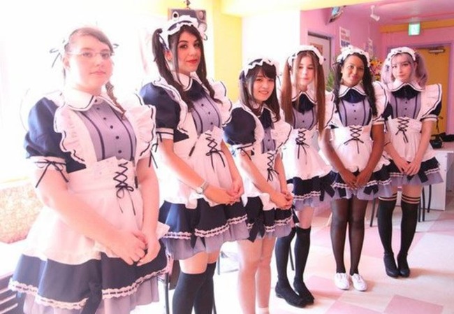 【画像あり】ロシア人「日本人女性が一人も居ない、オール外国人美女による「外人メイドカフェ・Sugoi Kawaii」が秋葉原にオープン」　海外の反応