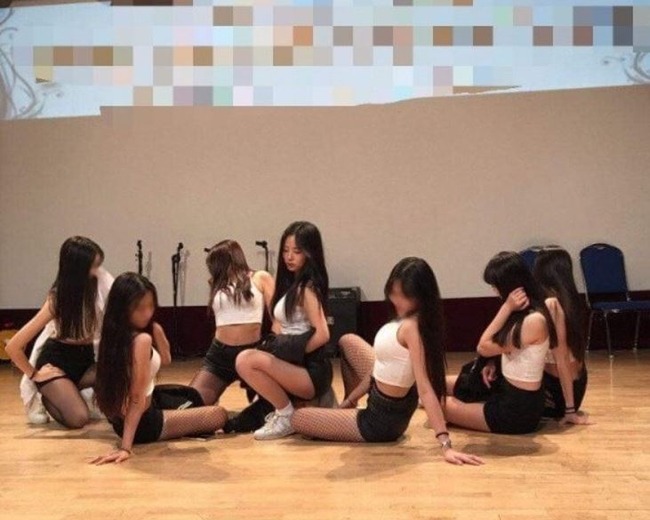 韓国の女子高生ダンスサークル