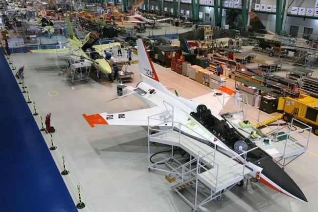 韓国の超音速高等訓練機T-50