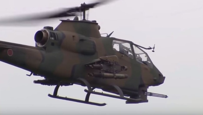 自衛隊のアパッチヘリ