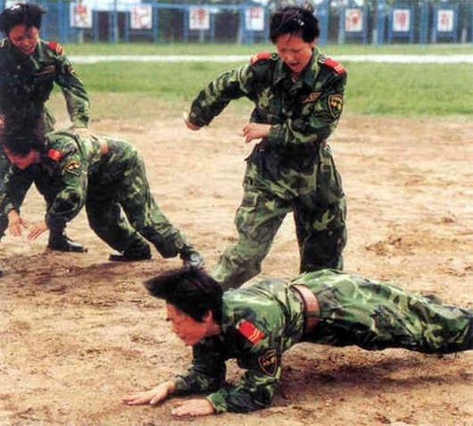 1252648702_chinese_army_girls_04