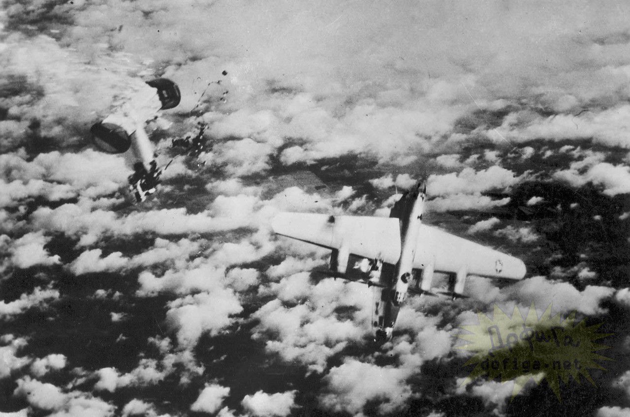 第二次世界大戦中アメリカ空軍所属の航空機が撃墜・墜落する瞬間を捉えた画像集 | miyasanの寄り道