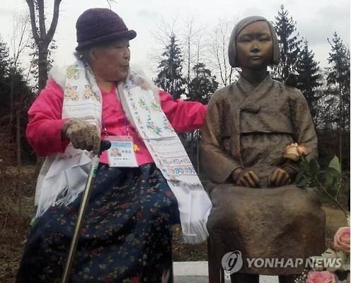 欧州初の「平和の少女像」