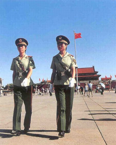 1252648726_chinese_army_girls_15