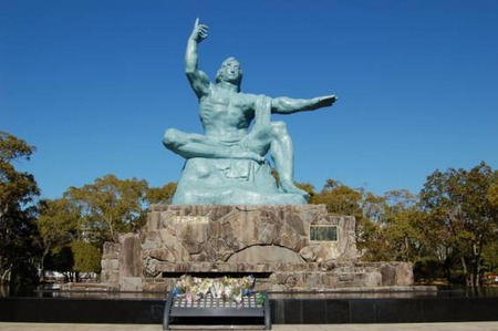 長崎平和記念像