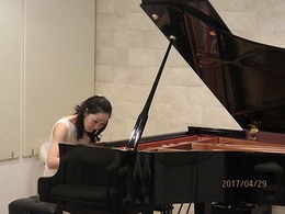 お話しと演奏