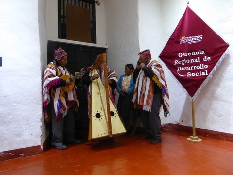 TRAS TOCANDO 7