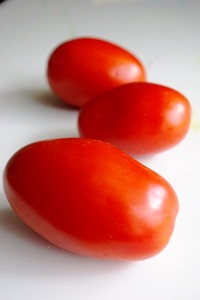2010.08.10 plum tomatoes