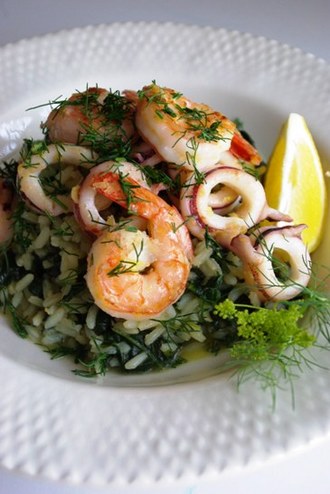 2010.06.19 spanakorizo with chili-lemon squid & prawns1