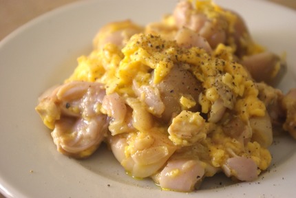 2014.03.19 scrambled eggs with muscari