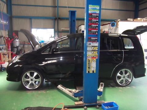 トヨタ　アイシス　車高調 LARGUS ONLINE SHOP / トヨタ アイシス ANM15W 4WD SpecS 車高調