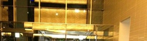 2012y08m10d_192326859