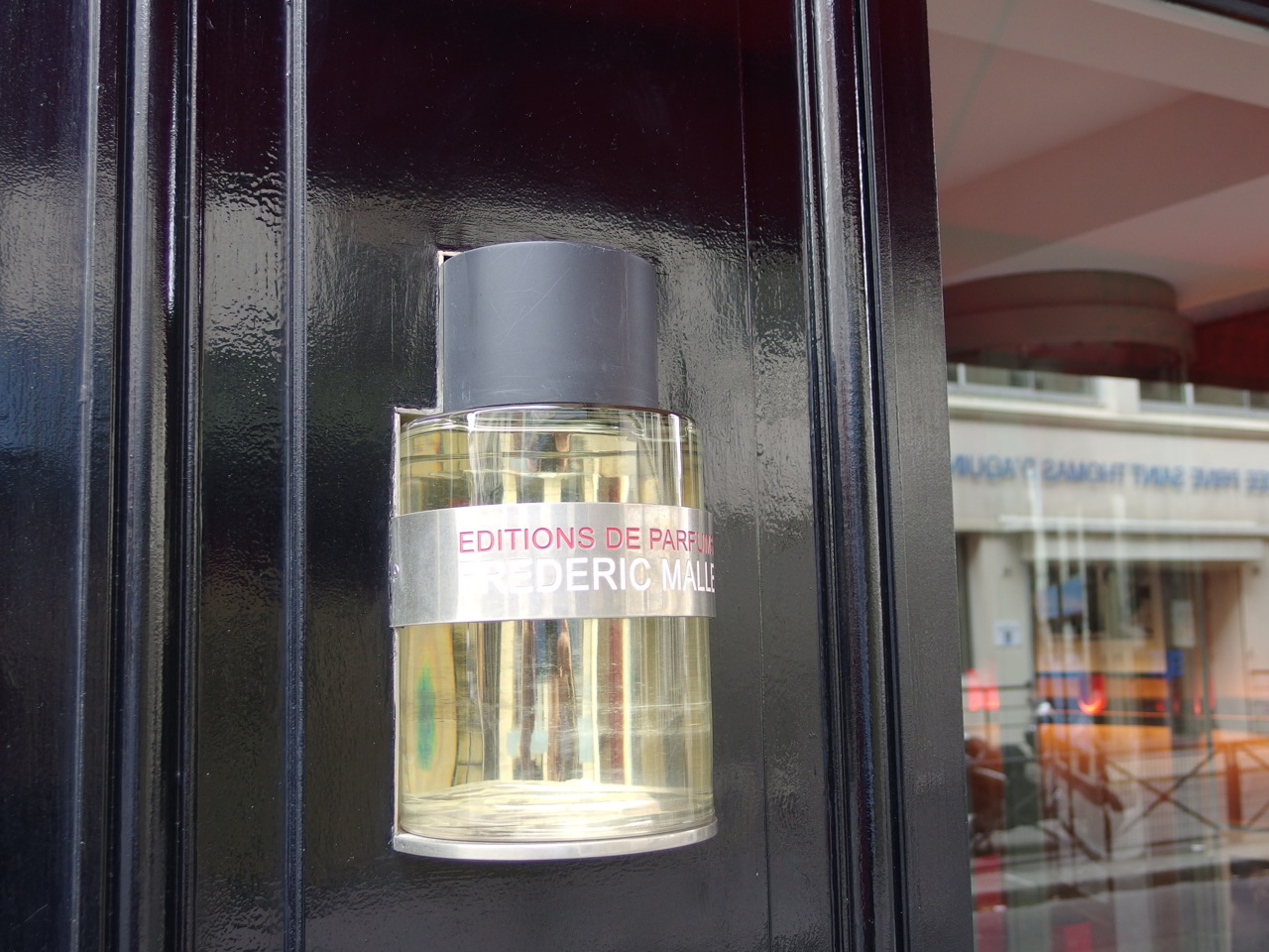 パリ フレデリック マル第1号店で香水購入 : 会社員の海外1人旅