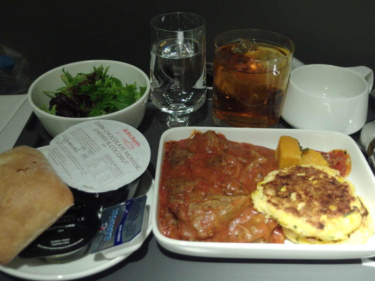 カンタス航空 シドニー 成田プレエコ機内食 会社員の海外１人旅