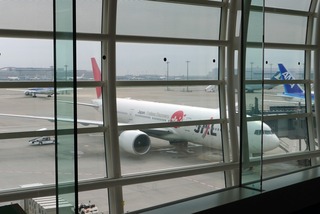 東京羽田空港国際線発、上海・虹橋行きの日本航空「JL081」便の機内食