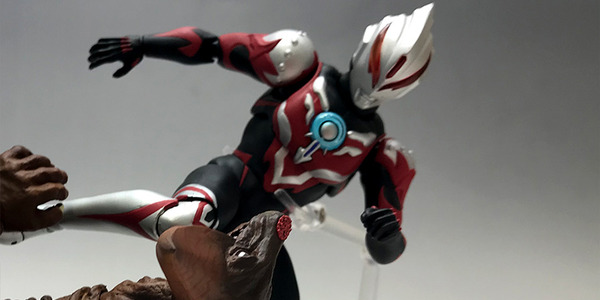 光と闇の力、おかりします！” 「ウルトラマンオーブ サンダー