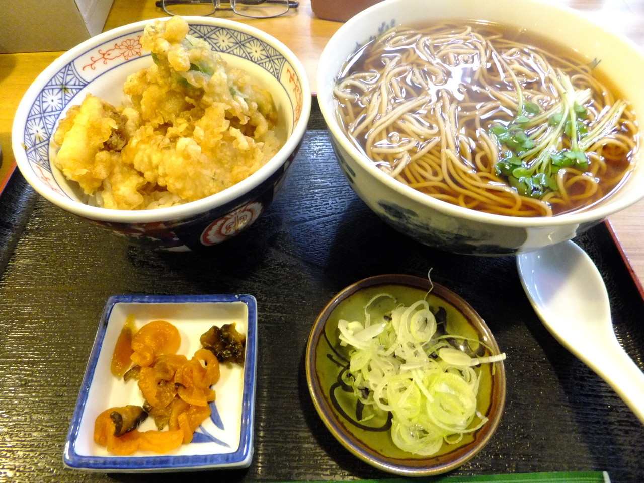 柴ポチダイアリー そば処 味奈登庵 関内店 ～ ミニホタテ丼セット