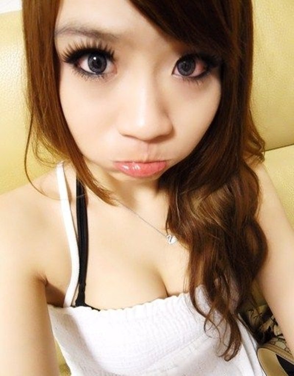 テレクラサイトで人気の巨乳熟女のアピール写メ (18)