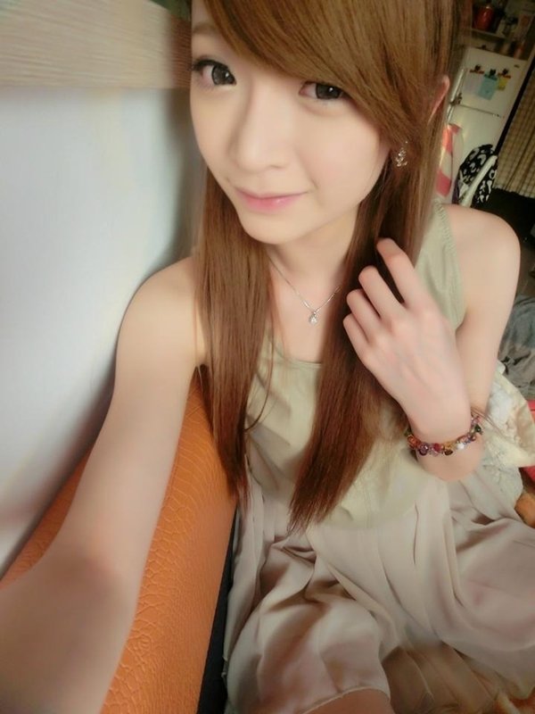綺麗過ぎると話題になった女性の自画撮り写メ (12)