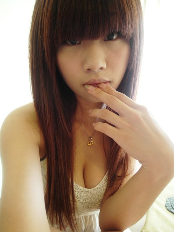 LINEのID交換な巨乳女子のアピール写メ (5)