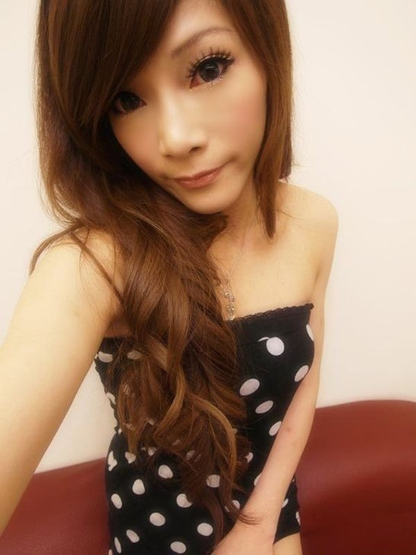 六本木勤務のクラブホステスさんの自画撮り写メ (2)