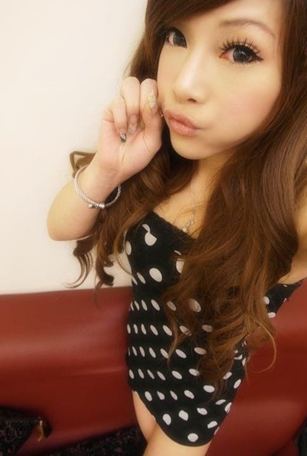 六本木勤務のクラブホステスさんの自画撮り写メ (3)