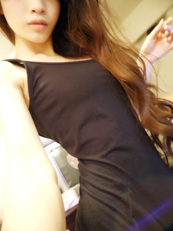 話題の巨乳キャバ嬢がアプリに登場 (5)