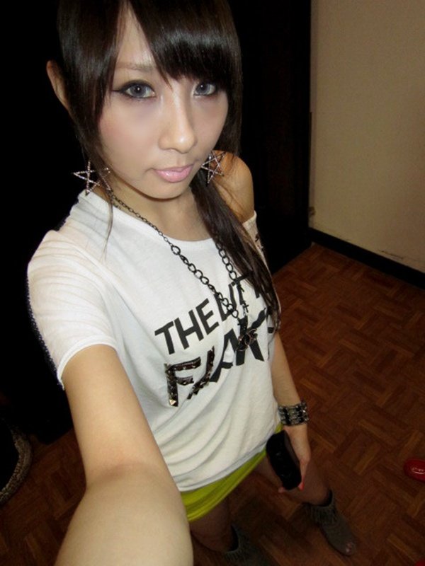 歌舞伎町で人気のキャバ嬢さんの私生活写メ2 (6)