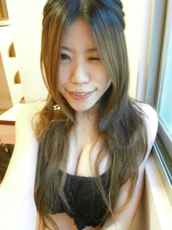 巨乳チャンのサイト公開写メに大興奮 (11)
