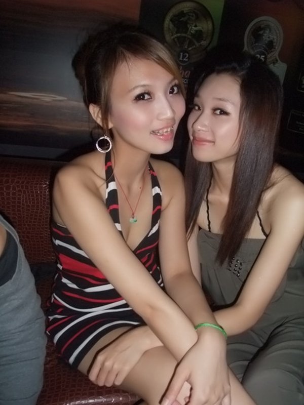 人気写メSNSにアップされた女子会の一部始終 (29)