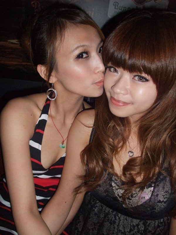 人気写メSNSにアップされた女子会の一部始終 (10)
